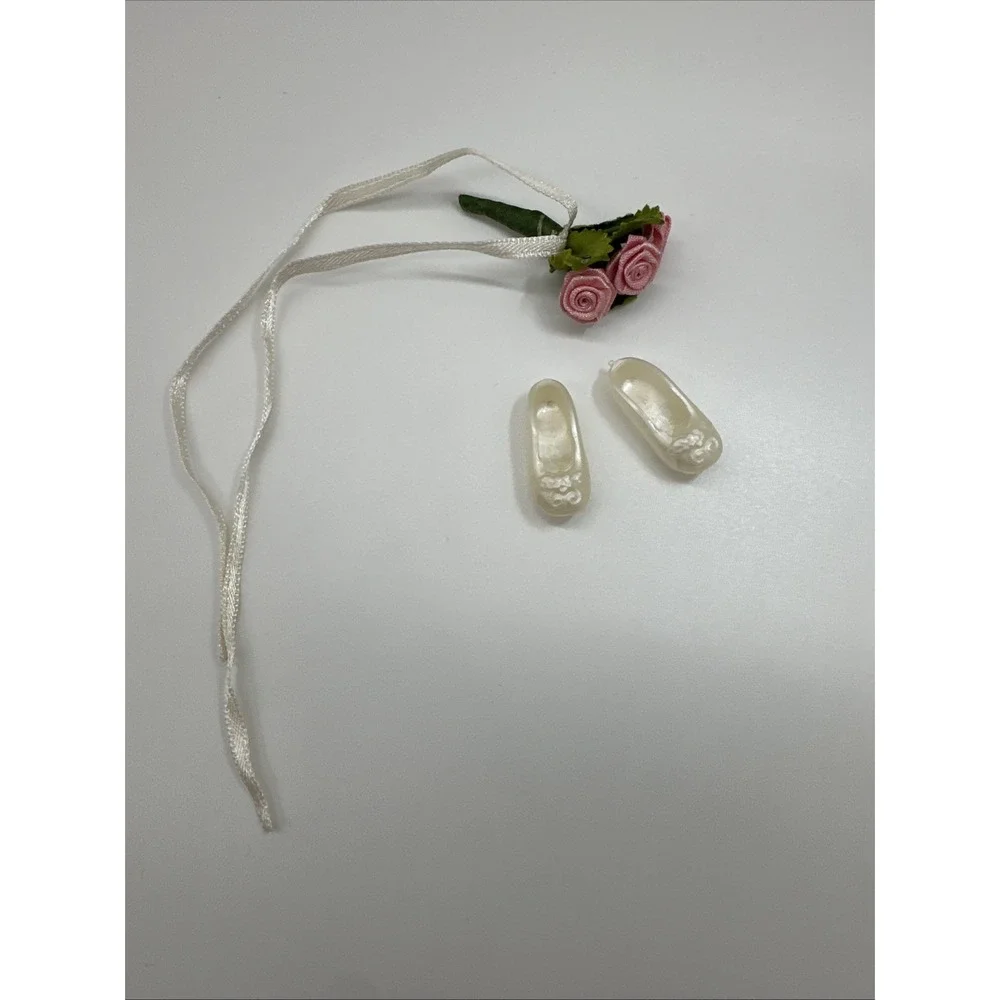 Barbie 12 Dancing Princesses Genevieve Gets Married Wedding Doll Original Shoes